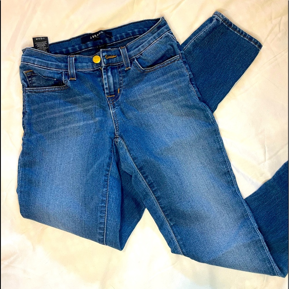 Never worn, only washed once just had because it was my size!